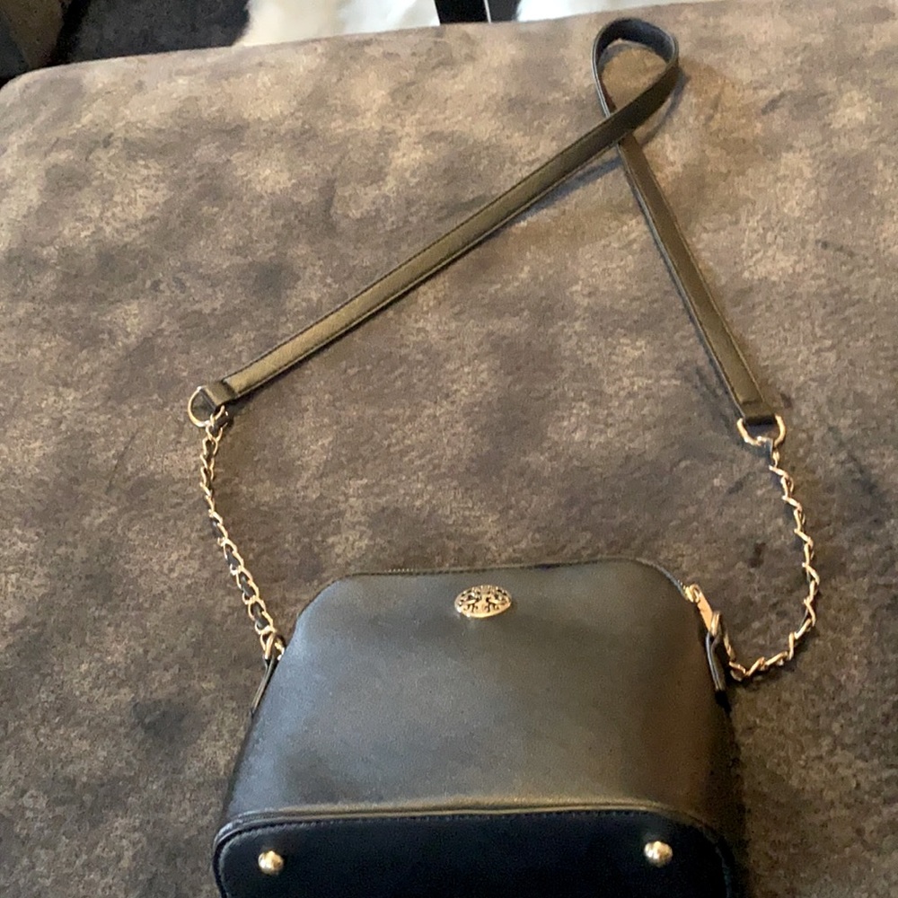 New long strap purse nice wearing never wore